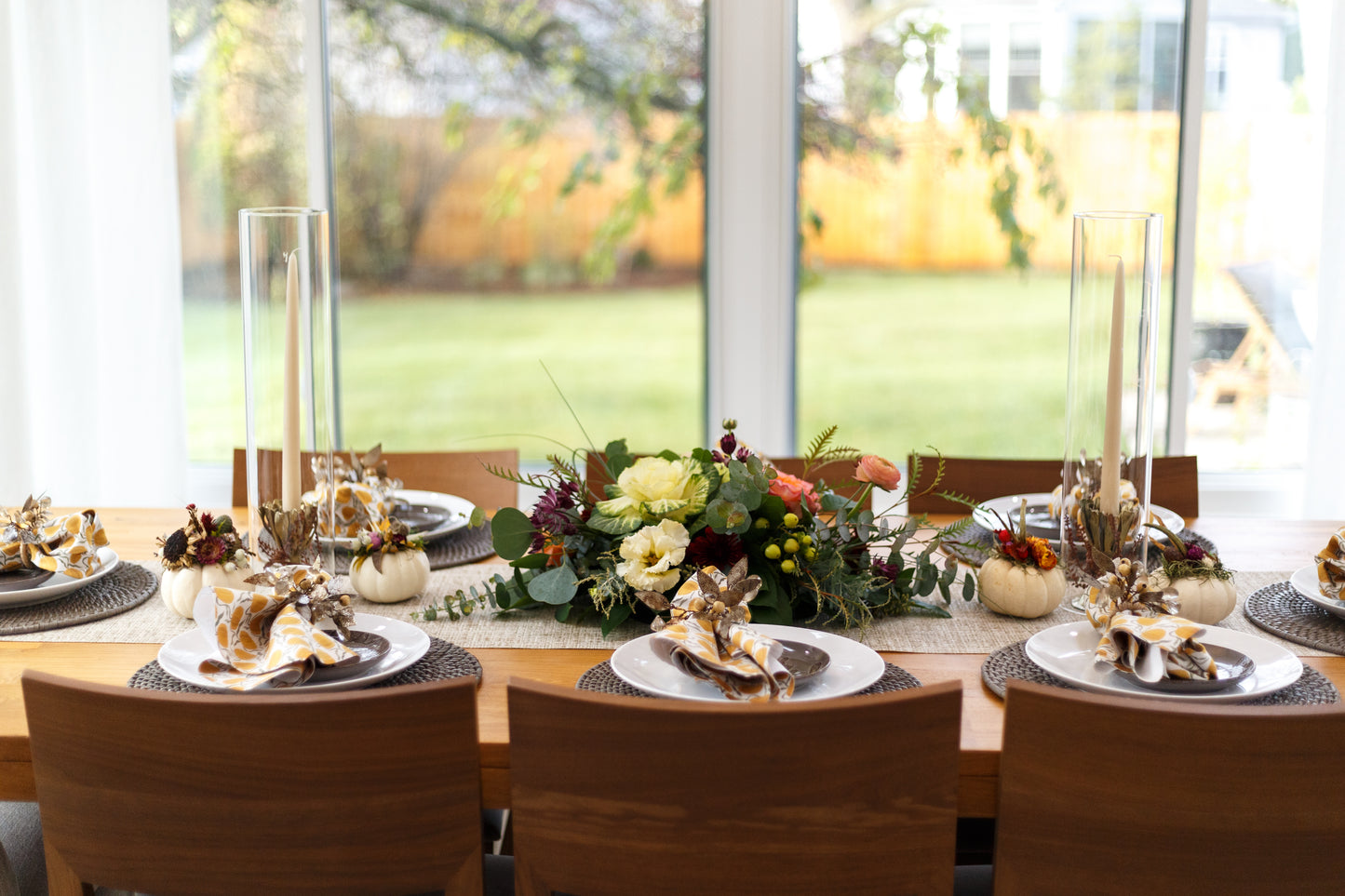 Classic Harvest: Traditional Thanksgiving Centerpiece