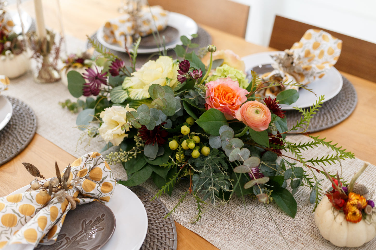 Classic Harvest: Traditional Thanksgiving Centerpiece