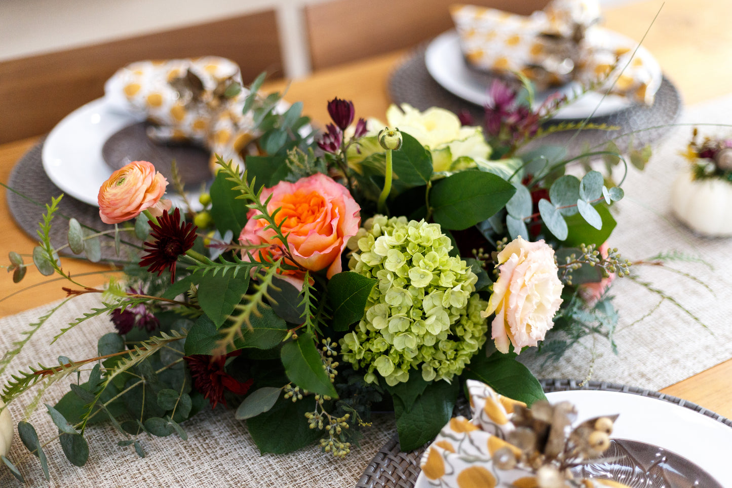 Classic Harvest: Traditional Thanksgiving Centerpiece