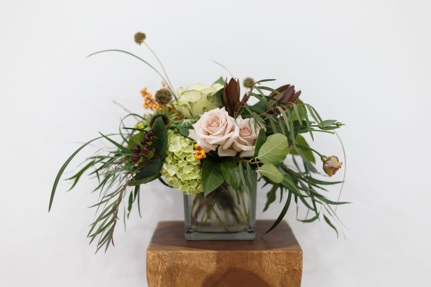 Modern Harvest: Contemporary Thanksgiving Centerpiece