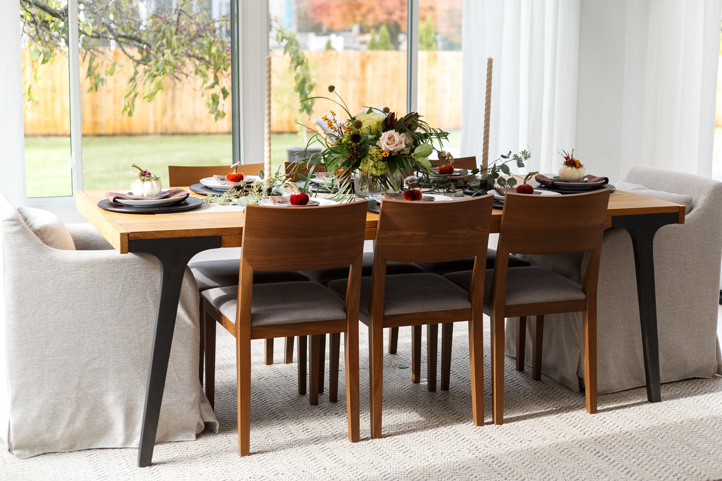 Modern Harvest: Contemporary Thanksgiving Centerpiece